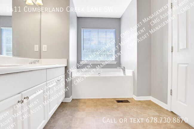 Building Photo - 1411 Cumberland Creek Ln SW