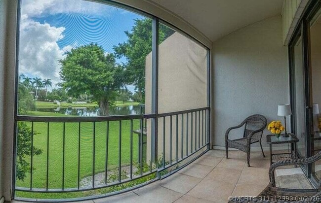 Building Photo - 3205 Bridgewood Dr