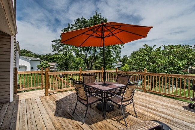 Building Photo - 1620 Dahlia Ct