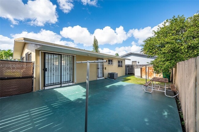 Building Photo - 201 NW 34th Ave