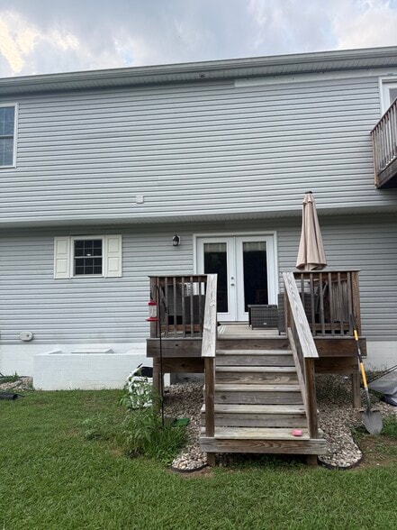 Back Deck - 297 Hemlock Subdivision Rd