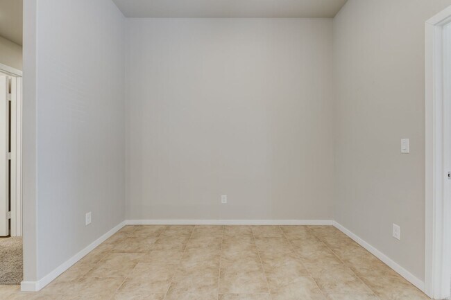 Building Photo - 1/2 off First Months Rent! Wonderful 3/2/2...