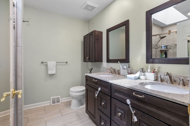 Building Photo - 3 Bd / 2.5 Bth Council Rock Townhome