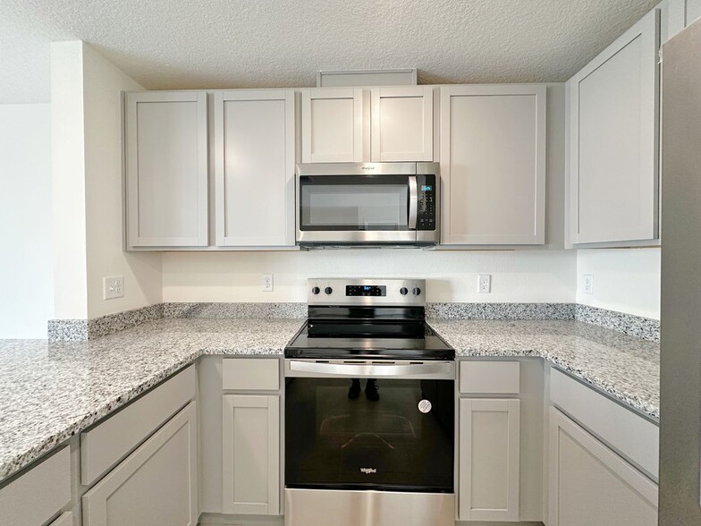 Building Photo - 672 Moscato Dr