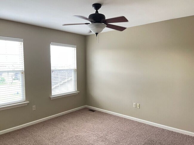 Building Photo - 1437 Bridgeport Terrace