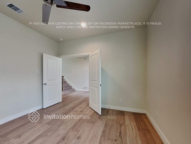 Building Photo - 711 Carriage Knls Dr