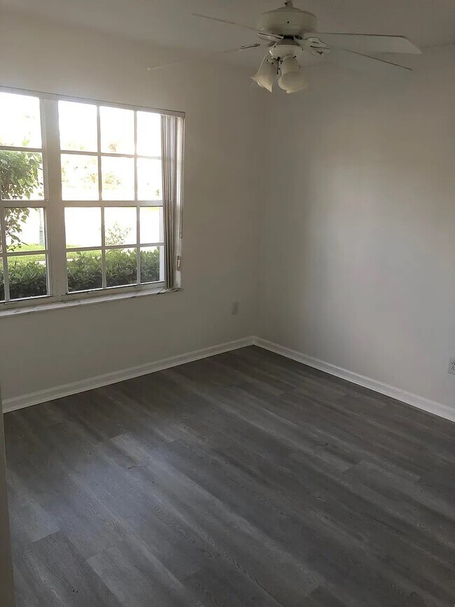 Building Photo - 22875 Barrister Dr