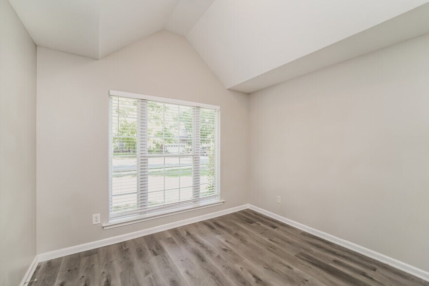 Building Photo - 4003 Enderbury Dr