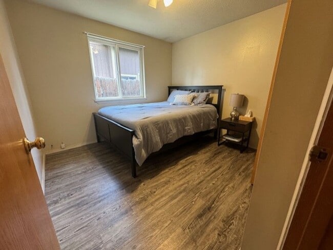 Building Photo - Single level home close to the hospital