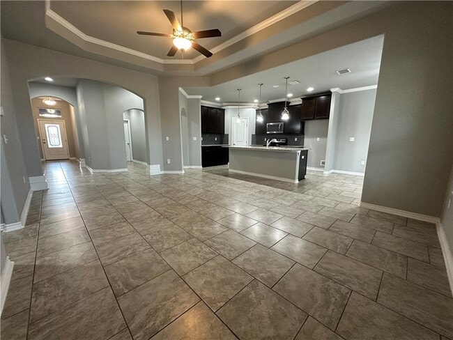 Building Photo - 1015 Santa Catalina St