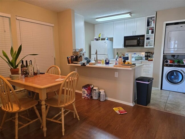 Building Photo - 3115 Helms St