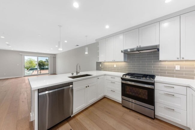 Building Photo - 30 Hermosa Ave