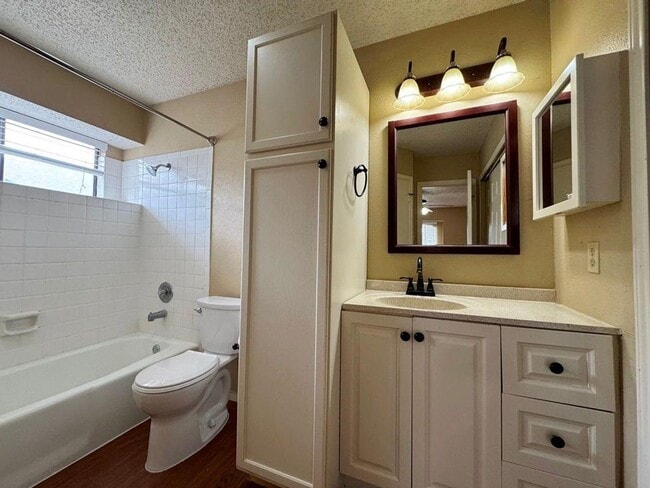 Building Photo - Come see this great single-story home available in Buckingham Estates subdivision!