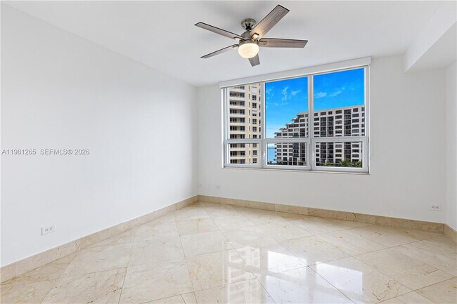 Building Photo - 848 Brickell Key Dr