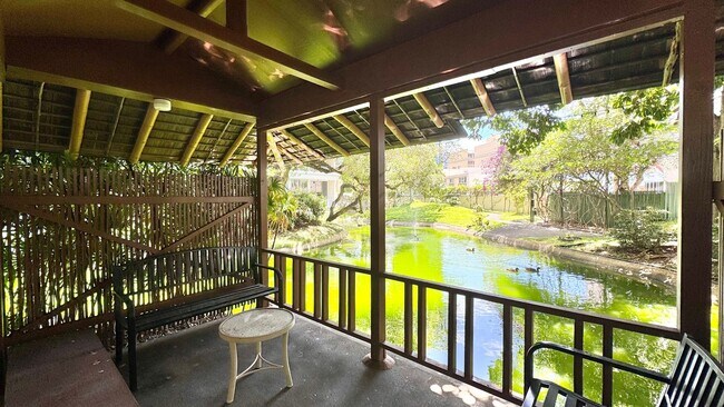 Building Photo - CONVENIENTY LOCATED AND SPACIOUS 2BD/2BA C...