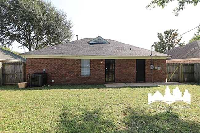 Building Photo - 275 Gracewood St