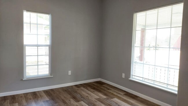 Building Photo - COMING SOON!!! GORGEOUS 3br home!