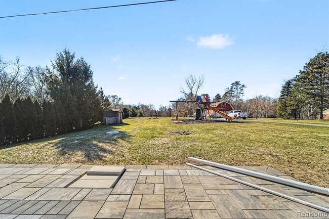 Building Photo - 880 Hemingway Rd