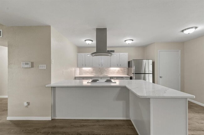 Building Photo - 6931 Tara Dr