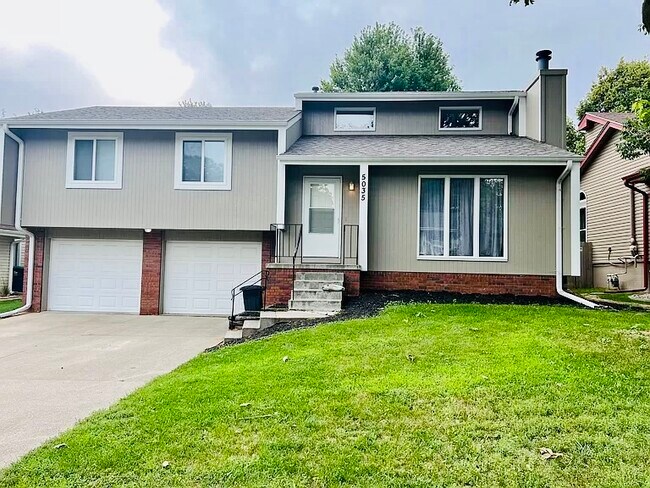 Primary Photo - 5035 S 163rd Ave