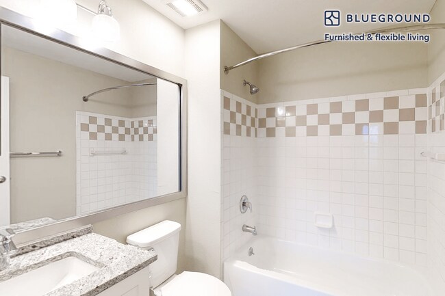 Building Photo - 100 Court N Dr