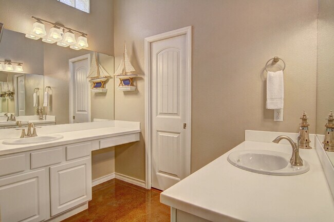 Building Photo - 2211 TX-361