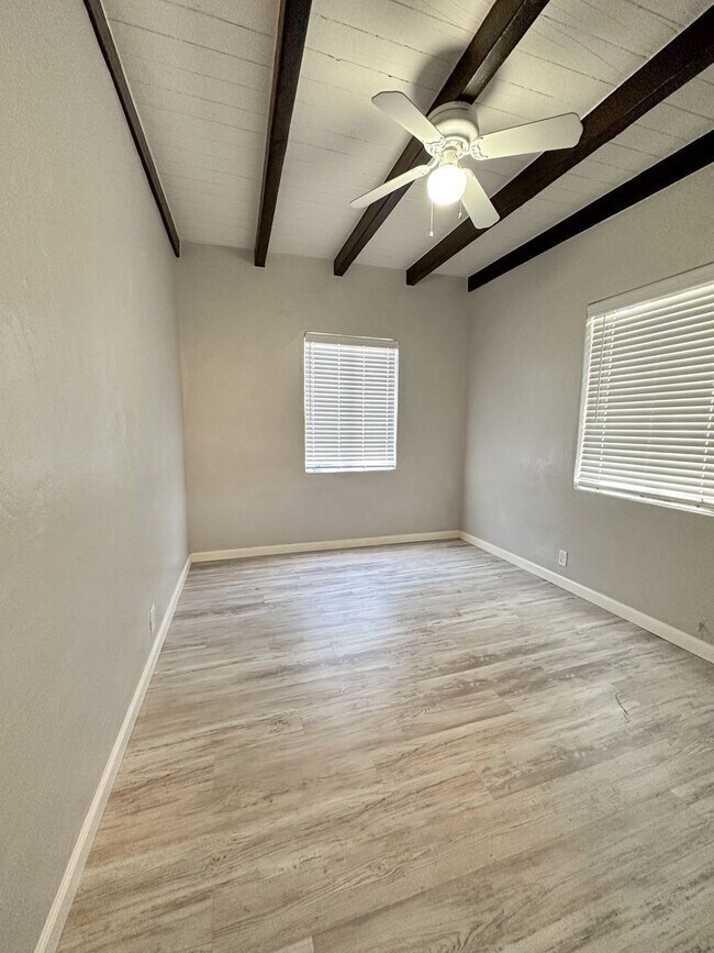 Building Photo - 1936 N Tucson Blvd