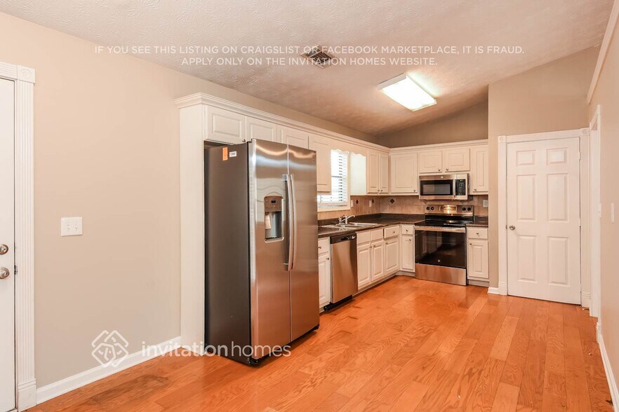 Building Photo - 2204 Post Oak Dr