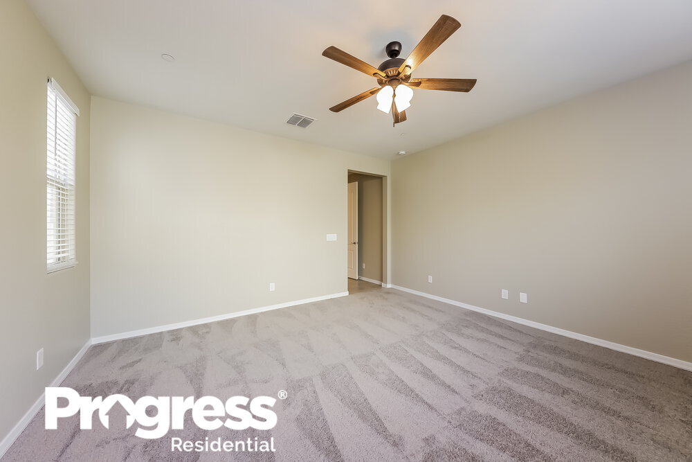 Building Photo - 10642 W Anna Ave