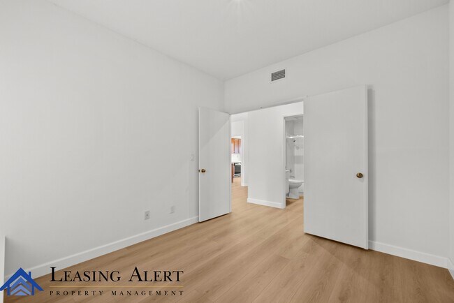 Building Photo - 23459 W Riversbridge Way
