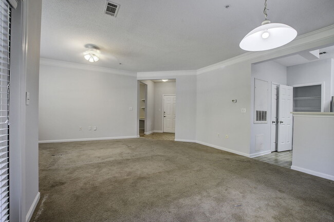 Building Photo - 1213 Rosewood Ln