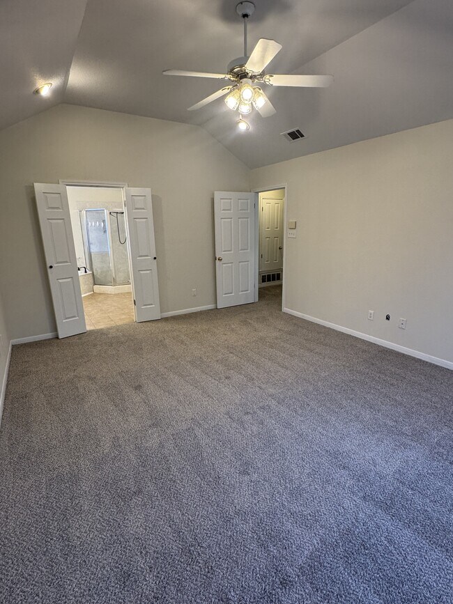 Building Photo - 1515 Mountain Laurel Dr