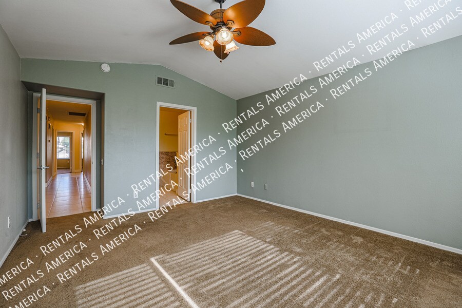 Building Photo - 6325 W Potter Dr