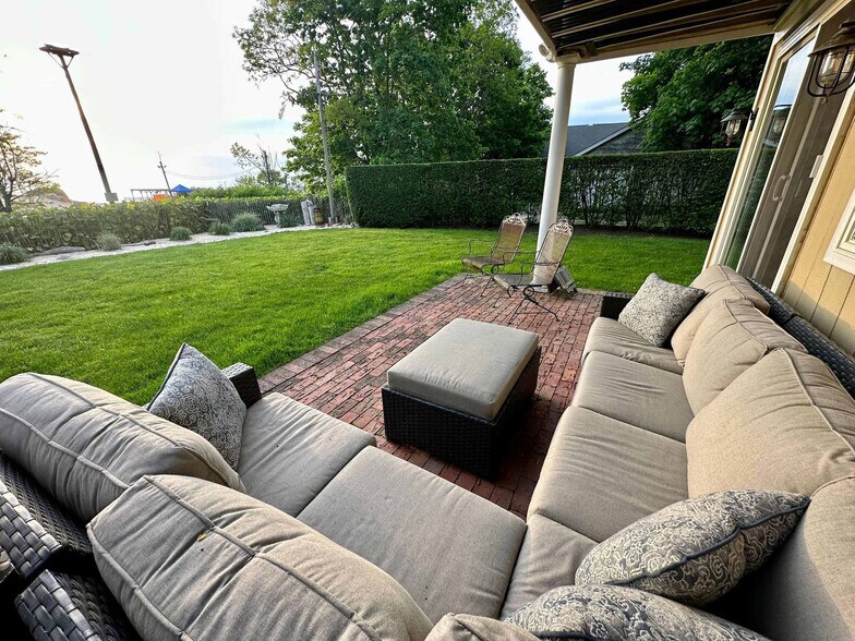 Building Photo - 2 Clifton Ave