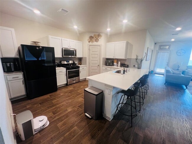 Building Photo - 94 Barton Creek Ln