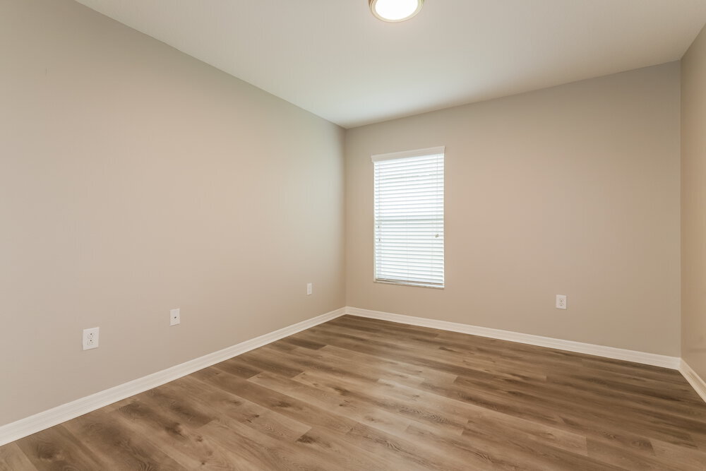 Building Photo - 1709 Oak Pond St
