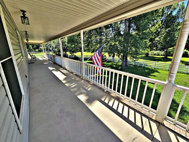 Building Photo - HOUSE FOR RENT - 4BR - Harvest