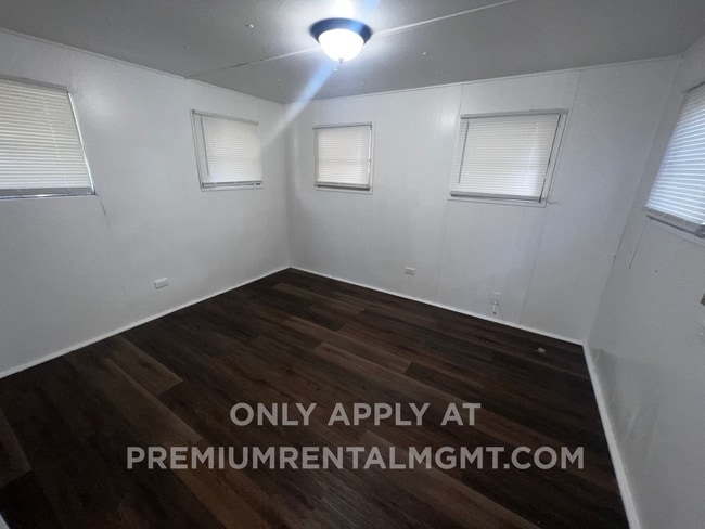 Building Photo - 1193 S Christiana Ave