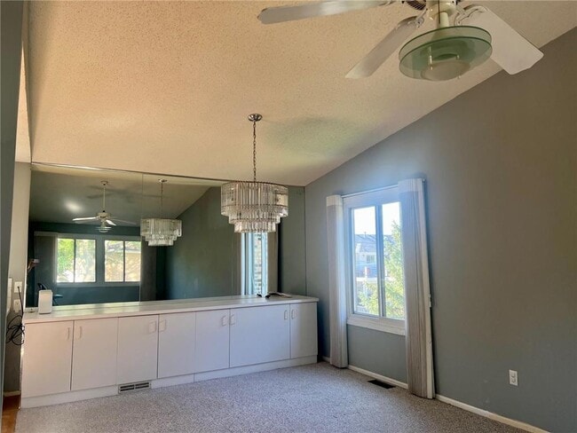 Building Photo - 2228 Oregon Ct