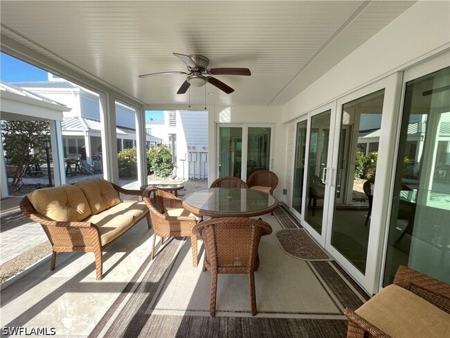 Building Photo - 254 6th Ave S