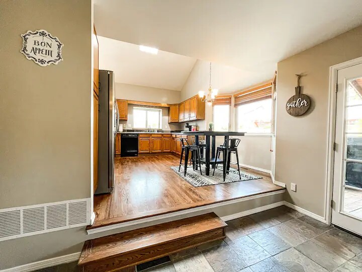 Building Photo - 15235 Diamondhead Ct