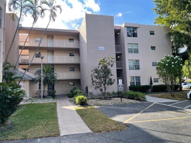 Building Photo - 9471 Evergreen Pl