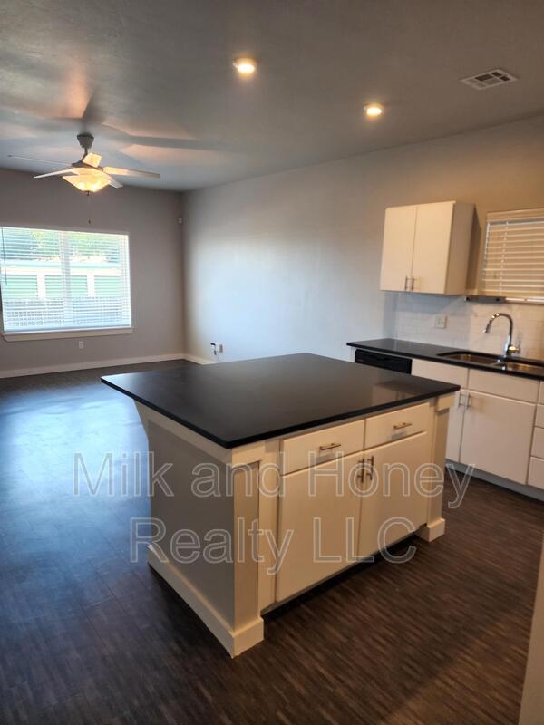 Building Photo - 605 NW 176th St