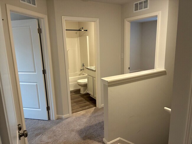 Building Photo - 105 S Osprey Ct