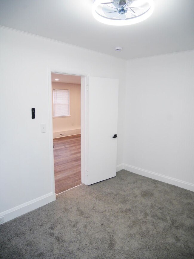 Building Photo - 305 A S Marlyn Ave