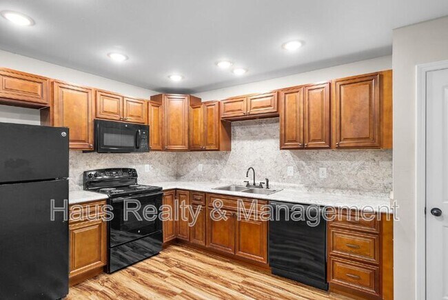 Building Photo - 1709 Evans Rd