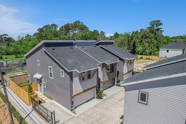 Building Photo - 864 Paul Quinn St