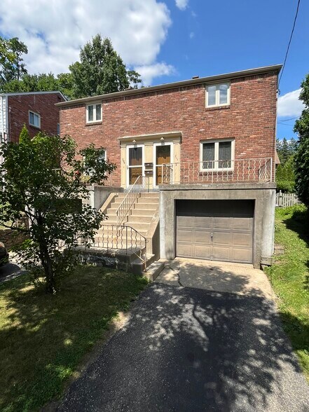 Building Photo - 711 Vallevista Ave