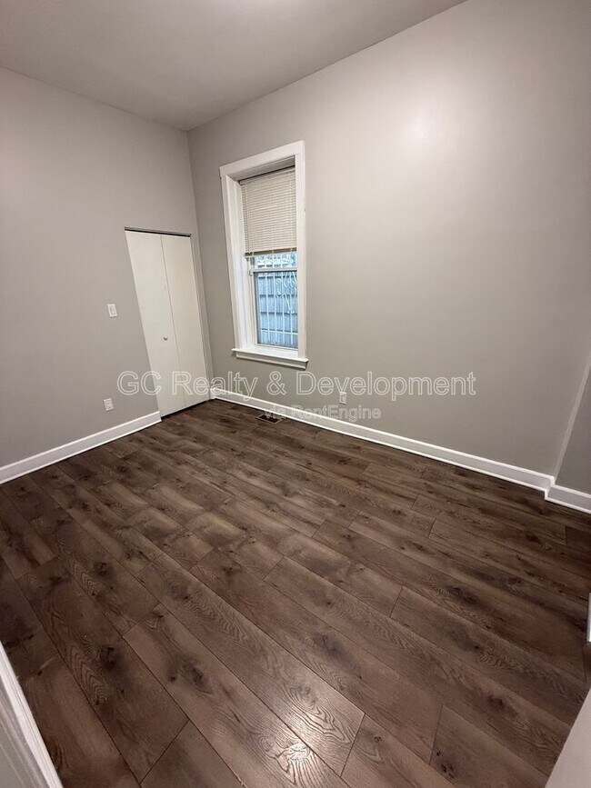 Building Photo - 6401 S Eberhart Ave