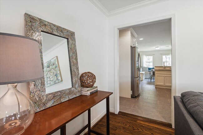 Building Photo - 3215 Castlewood St